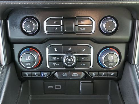 Used 2023 Chevrolet Tahoe Premier image 19