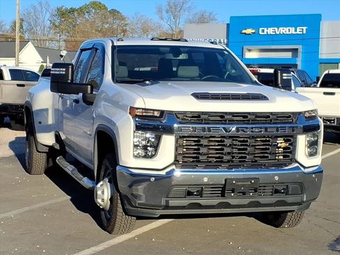 Used 2020 Chevrolet Silverado 3500 W/T w/ WT Convenience Package image 2