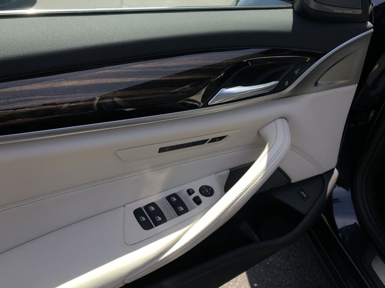 Used 2017 BMW 540i RWD image 18
