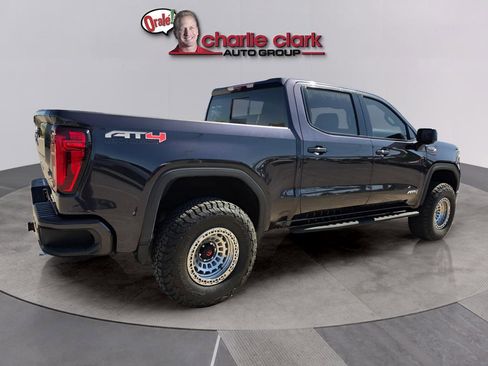Used 2024 GMC Sierra 1500 AT4 w/ Technology Package AWD/4WD image 6