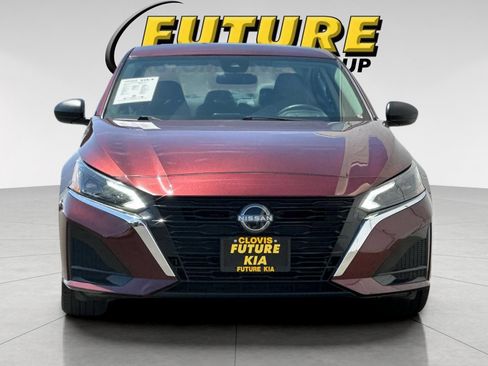 Used 2025 Nissan Altima 2.5 SV FWD image 9