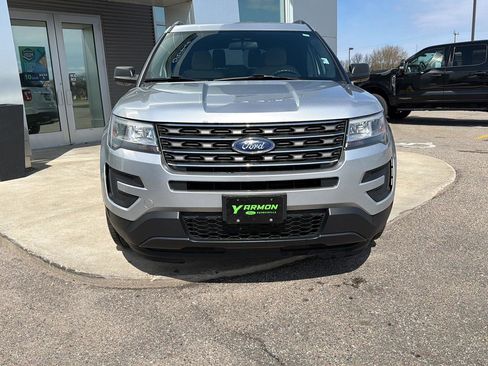 Used 2017 Ford Explorer 4WD w/ Class II Trailer Tow Package image 8