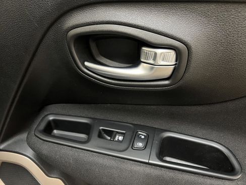 Used 2017 Jeep Renegade Sport w/ Power & Air Group image 26