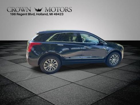 Used 2017 Cadillac XT5 Luxury w/ Driver Awareness Package AWD/4WD image 8