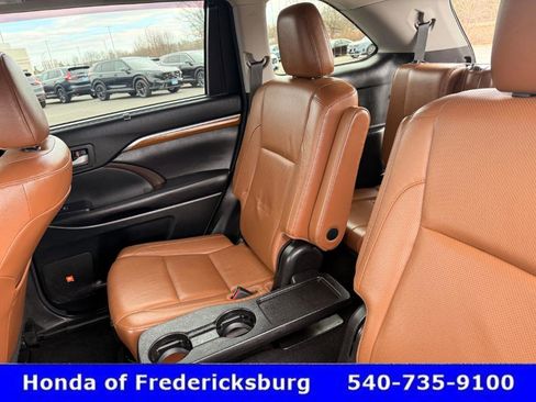 Used 2017 Toyota Highlander Limited image 39