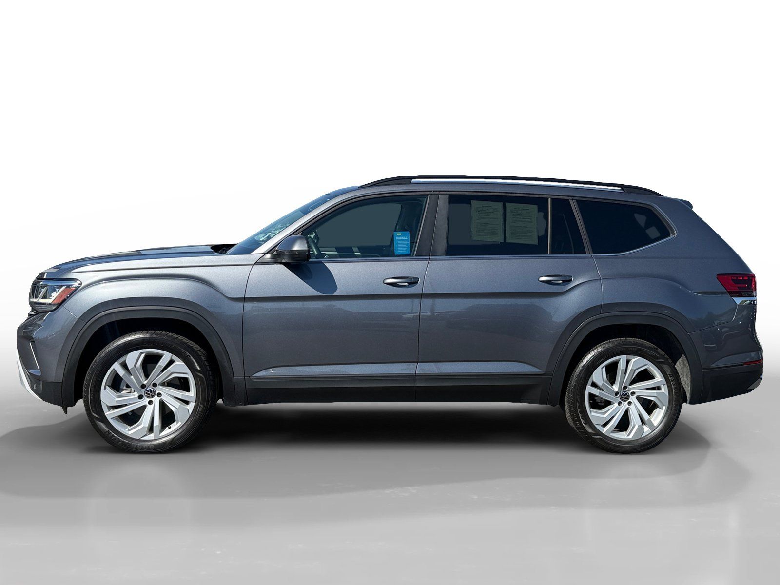 Certified 2023 Volkswagen Atlas SE w/ Panoramic Sunroof Package FWD image 2