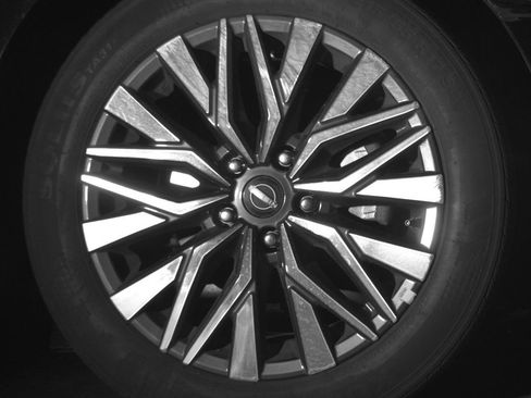 Used 2025 Nissan Altima 2.5 SV FWD image 13