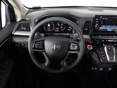 New 2026 Honda Odyssey Touring image 3