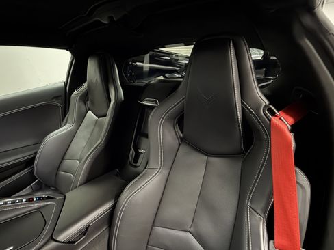 Used 2021 Chevrolet Corvette Stingray Preferred Cpe w/ Z51 Performance Package image 24