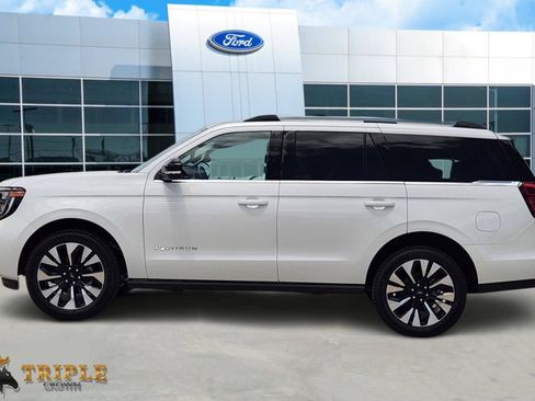 New 2026 Ford Expedition Platinum w/ Driver's Package AWD/4WD image 3