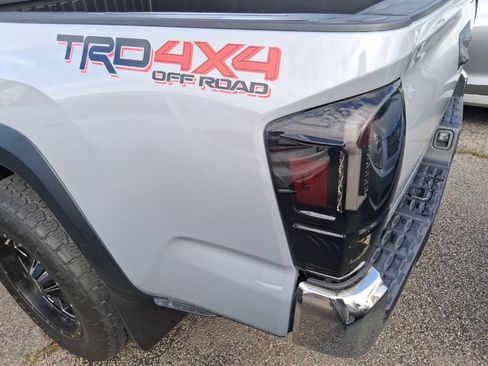 Used 2021 Toyota Tacoma TRD Off-Road AWD/4WD image 3