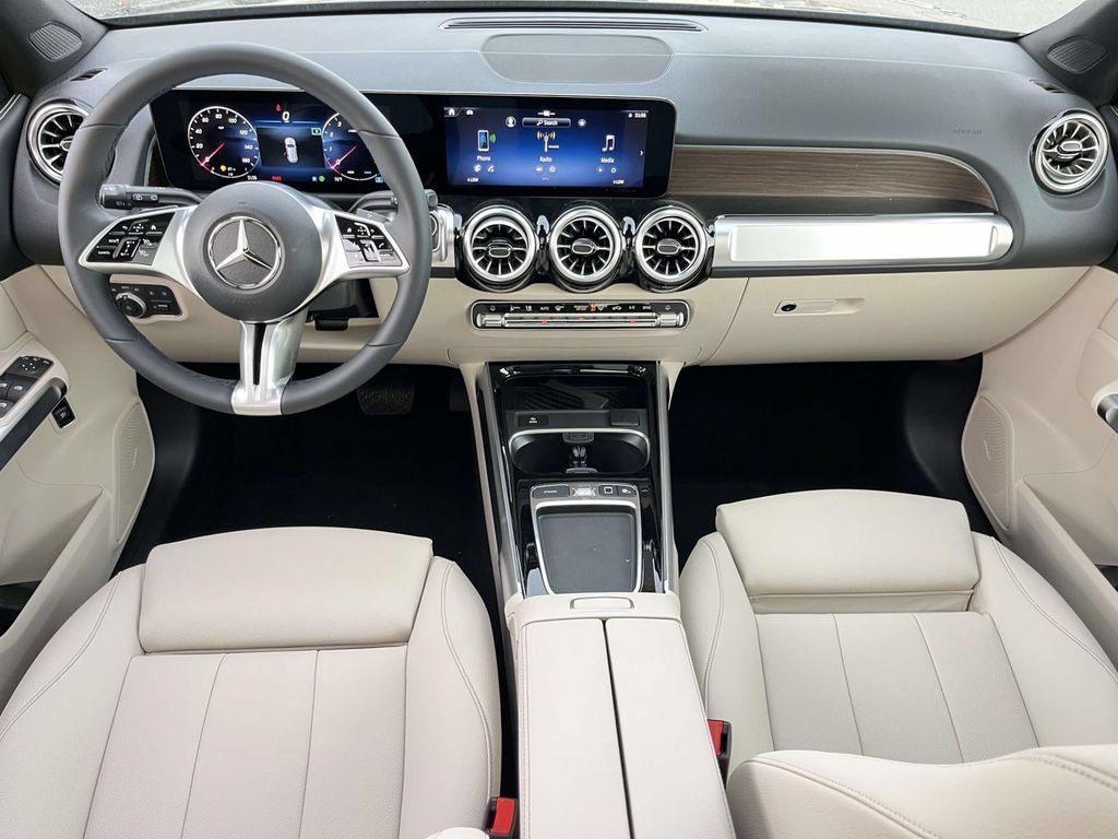 Certified 2026 Mercedes-Benz GLB 250 4MATIC image 24