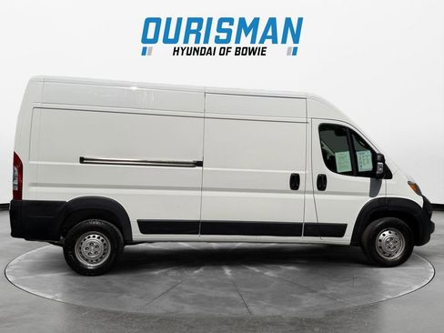 Used 2024 RAM ProMaster 2500 w/ Convenience Group FWD image 7