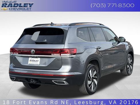 Used 2025 Volkswagen Atlas SE image 6