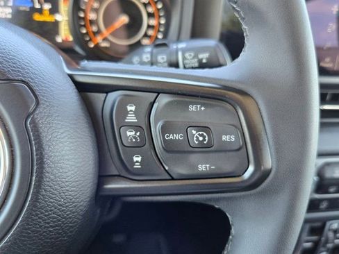 Used 2025 Jeep Wrangler Unlimited Rubicon image 21