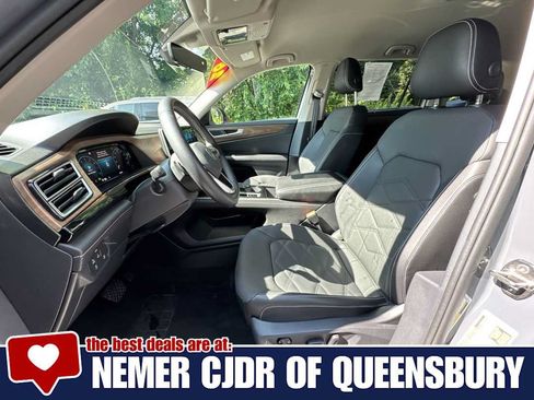 Used 2026 Volkswagen Atlas SE AWD/4WD image 11