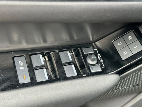 Used 2026 Land Rover Range Rover Velar S image 15