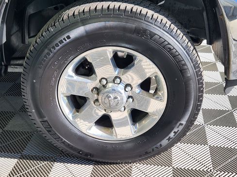 Used 2017 RAM 2500 Tradesman w/ Chrome Appearance Group image 9