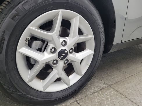 Used 2025 Kia Soul LX image 31