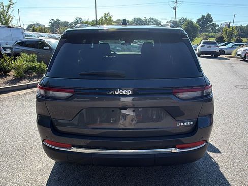 Used 2025 Jeep Grand Cherokee Laredo X RWD image 9