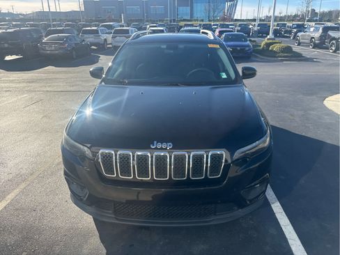Used 2019 Jeep Cherokee Latitude w/ Popular Appearance Group image 39