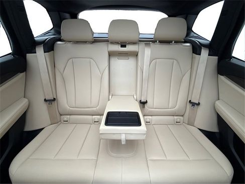 Used 2020 BMW X3 xDrive30i w/ Premium Package image 16