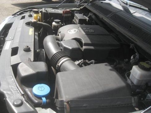 Used 2012 Nissan Titan SV AWD/4WD image 39