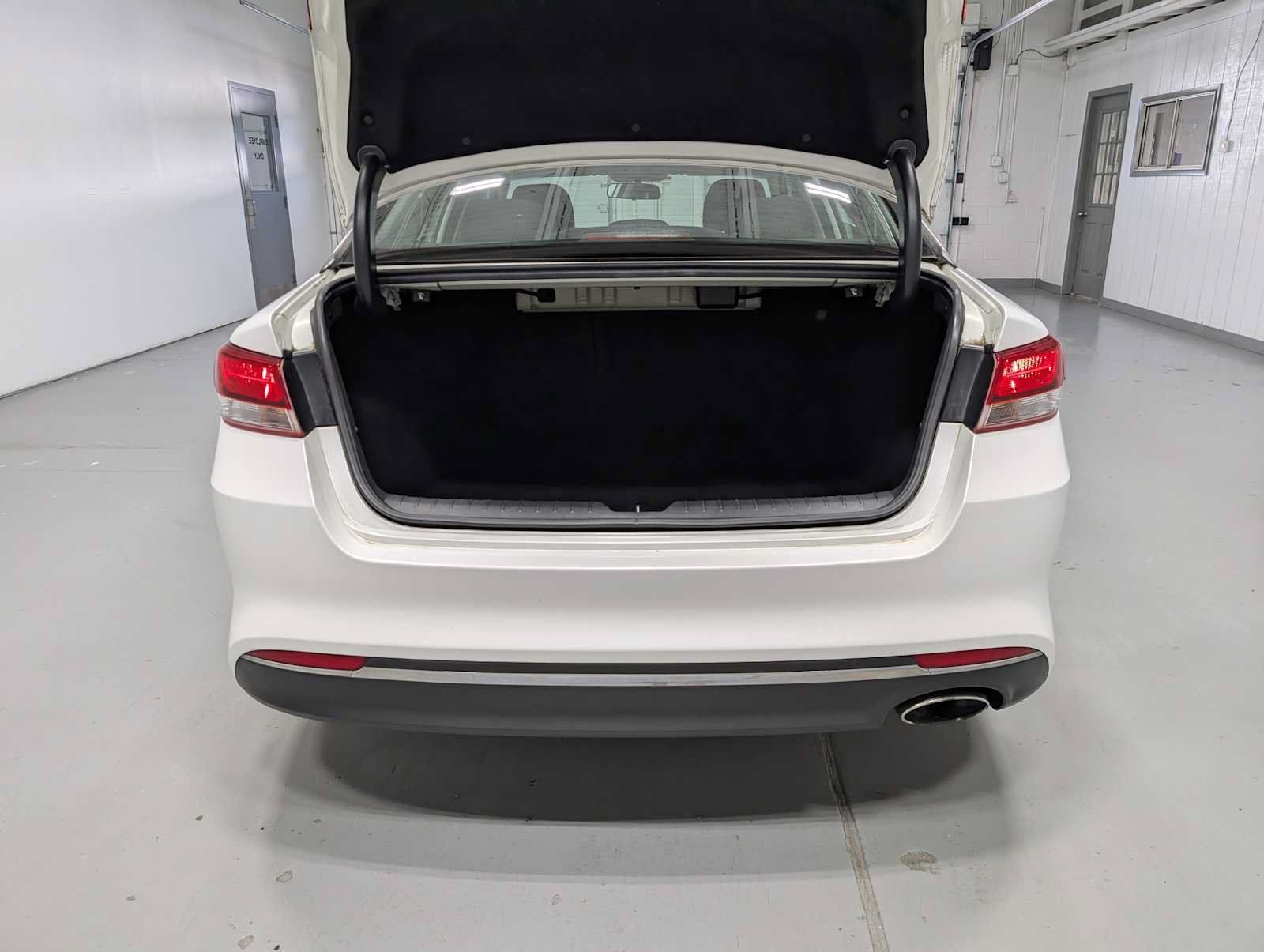 Used 2016 Kia Optima LX FWD image 36
