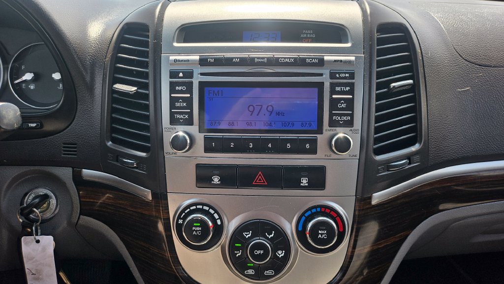 Used 2010 Hyundai Santa Fe SE AWD/4WD image 32