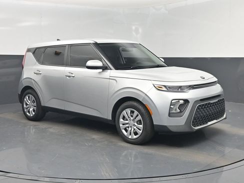 Used 2020 Kia Soul LX image 1