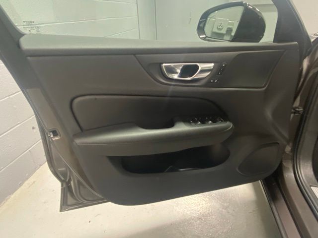 Used 2025 Volvo S60 B5 Core AWD/4WD image 7