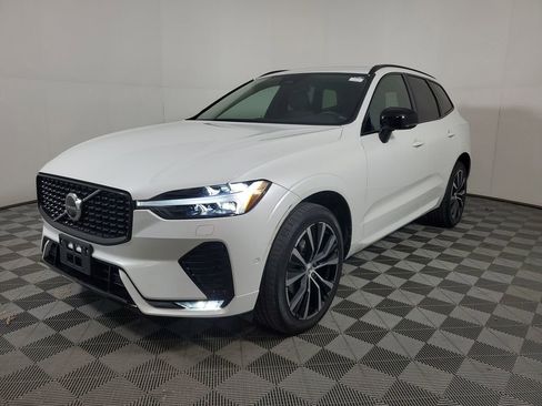 Certified 2023 Volvo XC60 B5 Plus w/ Climate Package image 4