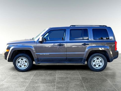 Used 2016 Jeep Patriot Sport image 4