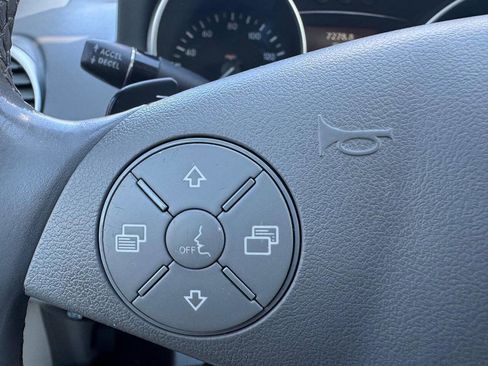 Used 2011 Mercedes-Benz ML 350 BlueTEC 4MATIC w/ Premium 2 Pkg image 18