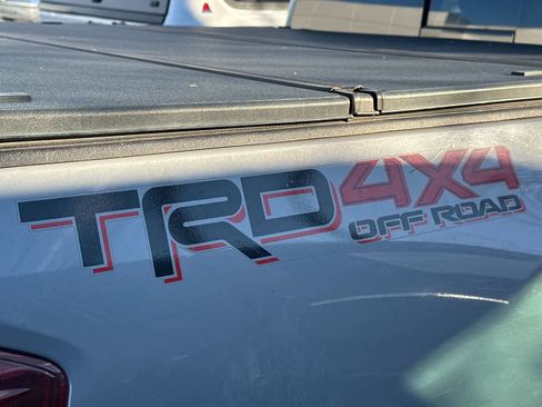 Used 2018 Toyota Tacoma TRD Off-Road image 10