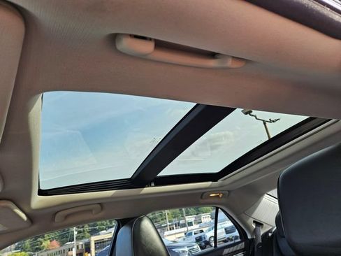 Used 2016 Chrysler 300 C RWD image 25