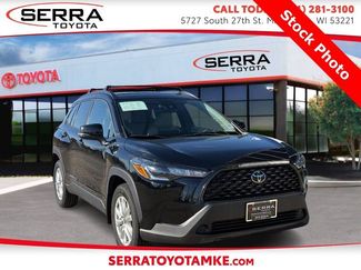 Used 2022 Toyota Corolla Cross LE video 1