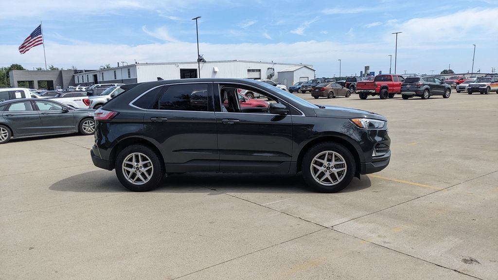 Certified 2023 Ford Edge SEL w/ Convenience Package AWD/4WD image 2