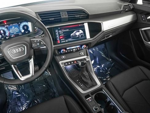New 2025 Audi Q3 2.0T Premium image 17