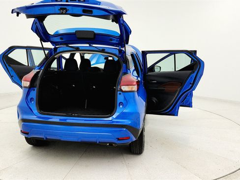 Used 2024 Nissan Kicks SR image 10