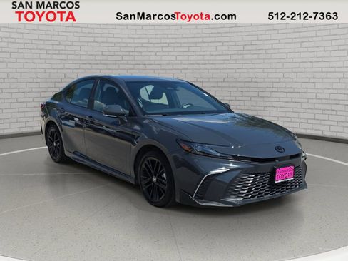 Used 2026 Toyota Camry SE w/ Convenience Package FWD image 3