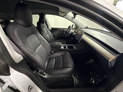 Used 2023 Tesla Model Y Long Range image 27