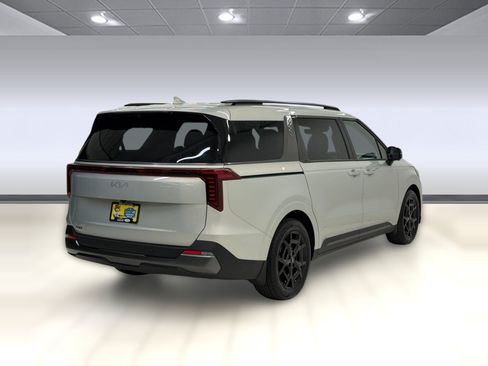Used 2025 Kia Carnival SX Prestige FWD image 7