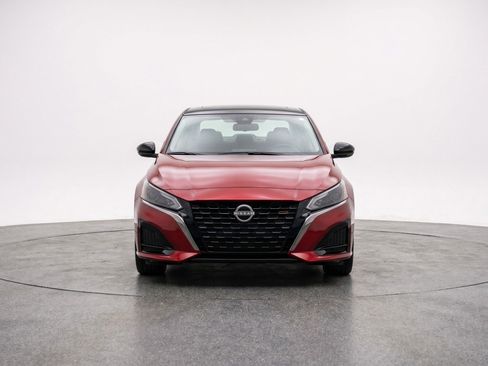 Used 2025 Nissan Altima 2.5 SR FWD image 2