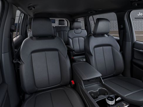 New 2026 Jeep Grand Cherokee L Limited AWD/4WD image 16