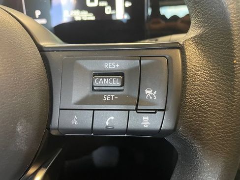 Used 2025 Nissan Kicks SV AWD/4WD image 14