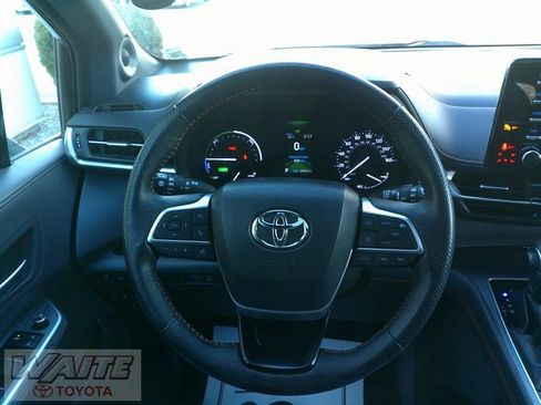 Certified 2021 Toyota Sienna XSE image 11