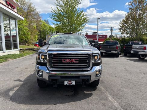 Used 2015 GMC Sierra 2500 SLE w/ SLE Preferred Package AWD/4WD image 3