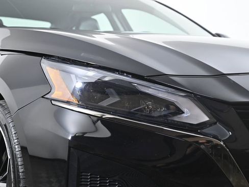 Certified 2023 Nissan Altima 2.5 SR image 5