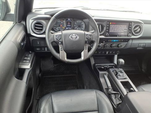 Used 2021 Toyota Tacoma TRD Sport image 9